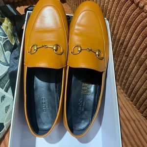 37.5 Gucci loafers
